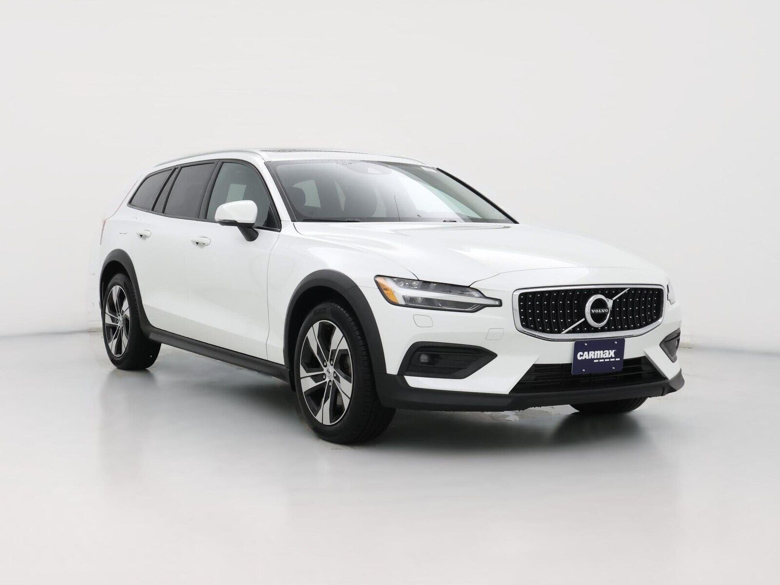 2022 VOLVO V60CC