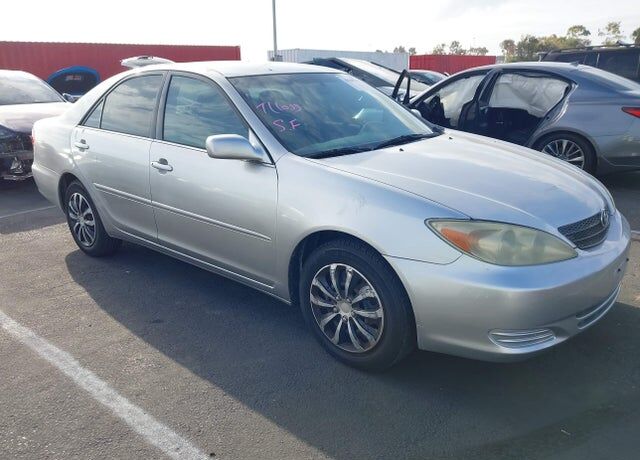 2004 TOYOTA Camry