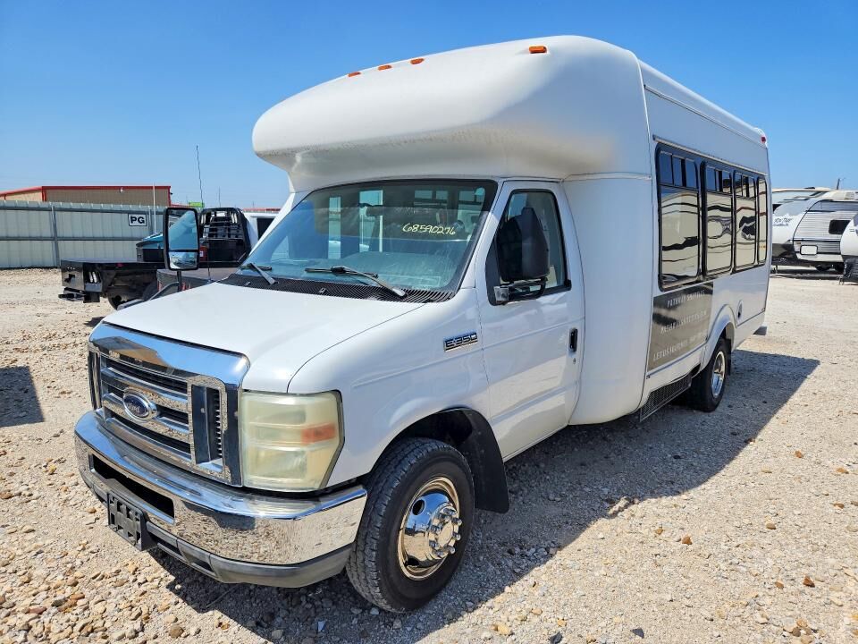 2011 FORD E-350