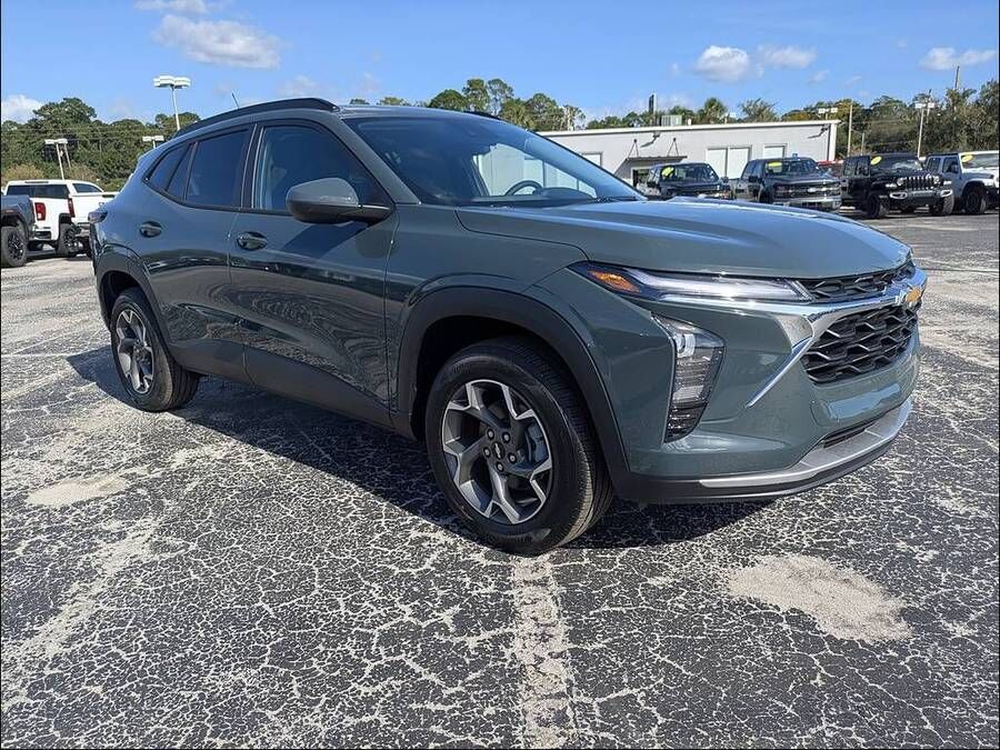 2026 CHEVROLET Trax