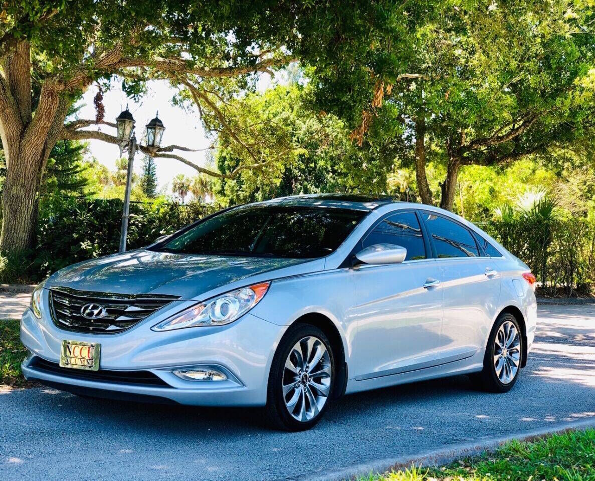 2011 HYUNDAI Sonata