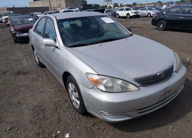 2004 TOYOTA Camry