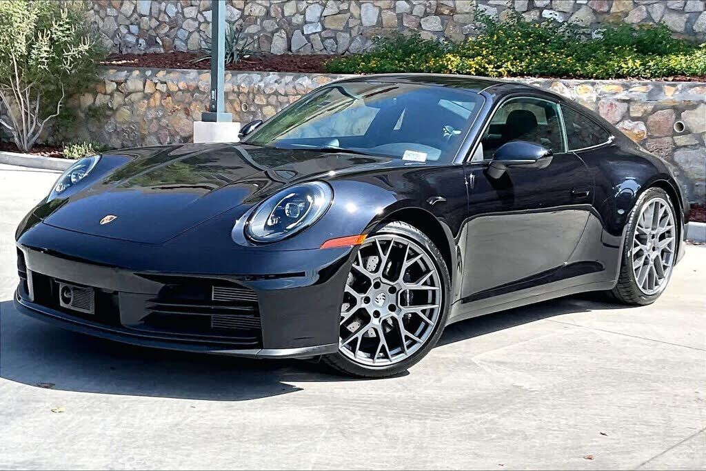 2025 PORSCHE 911