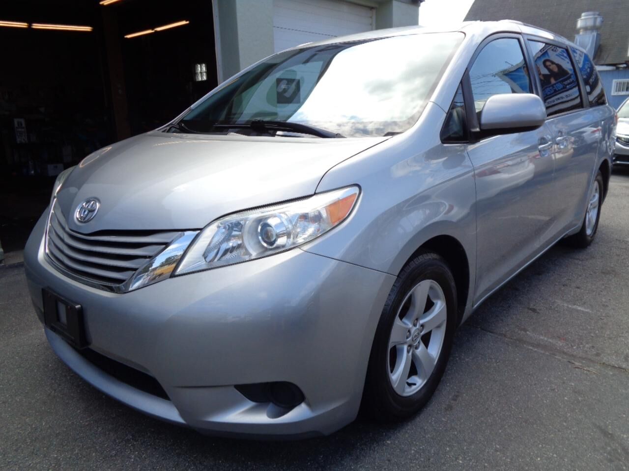 2015 TOYOTA Sienna