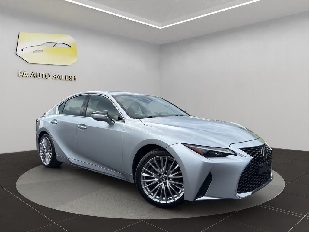 2023 LEXUS IS