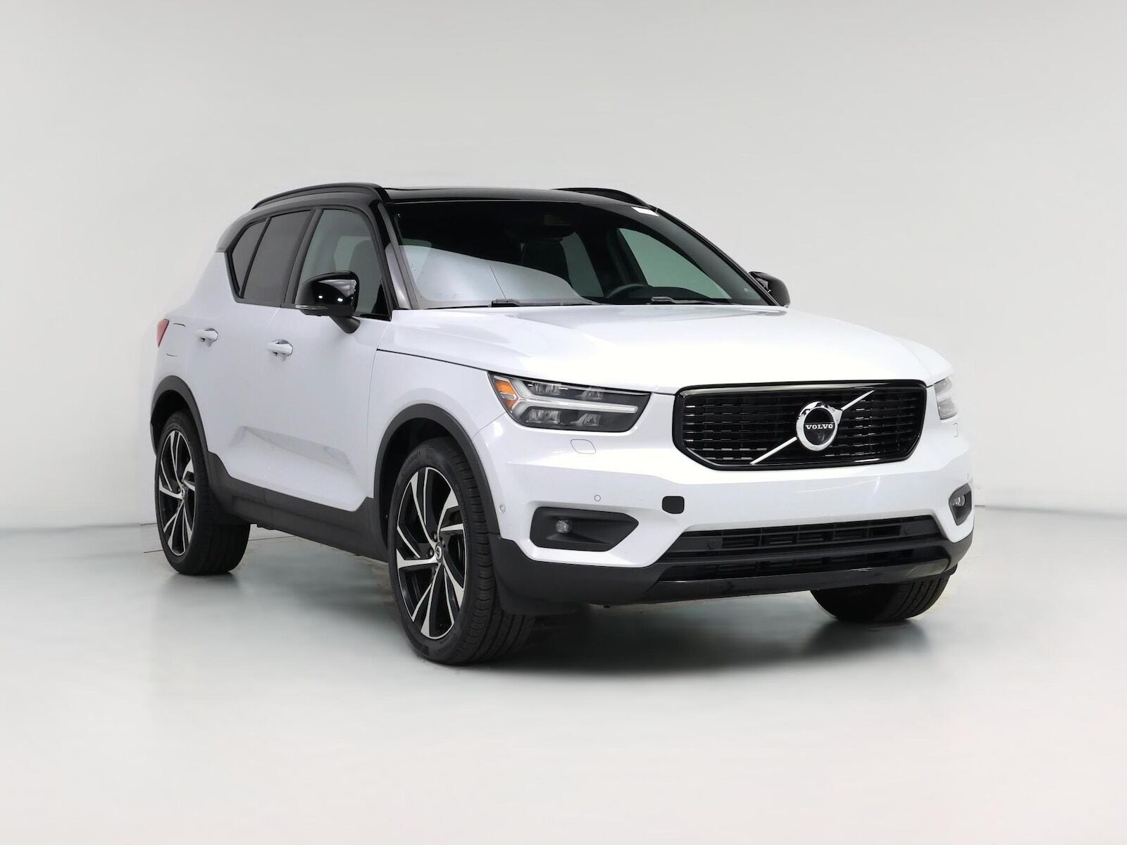 2020 VOLVO XC40