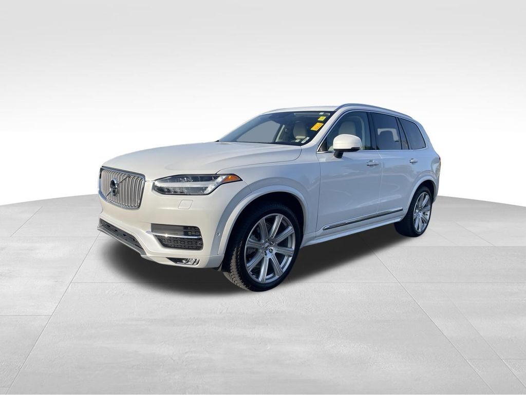 2019 VOLVO XC90