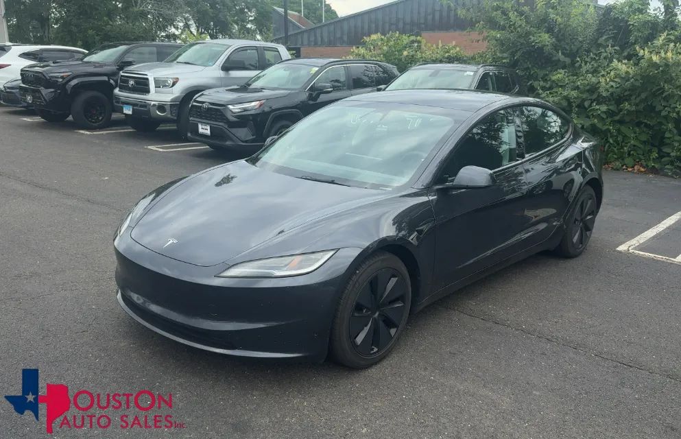 2024 TESLA Model 3