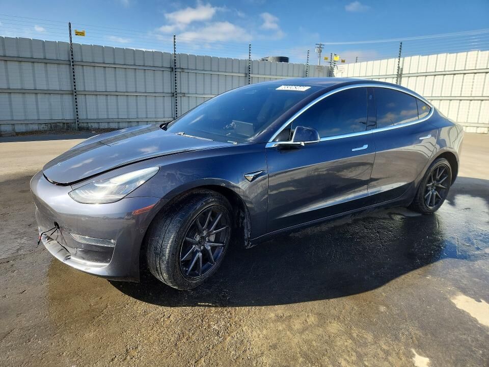 2018 TESLA Model 3