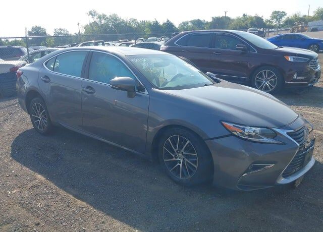 2016 LEXUS ES
