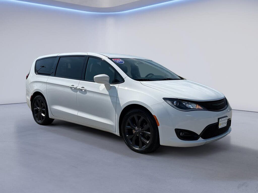 2019 CHRYSLER Pacifica