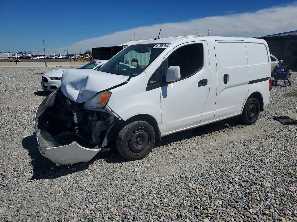 2014 NISSAN NV200