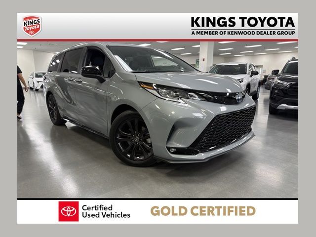 2025 TOYOTA Sienna