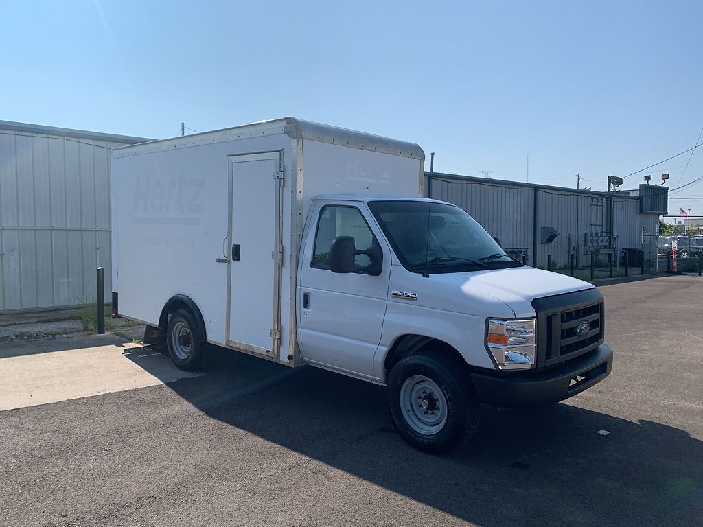 2022 FORD E-350
