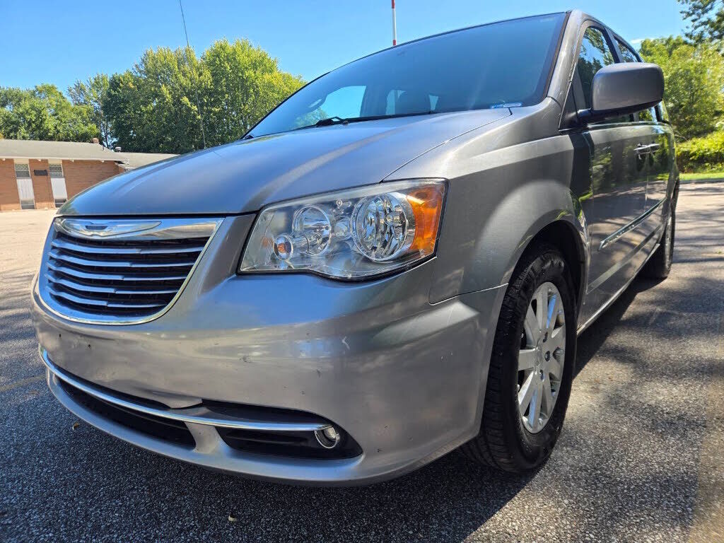 2014 CHRYSLER Town and Country