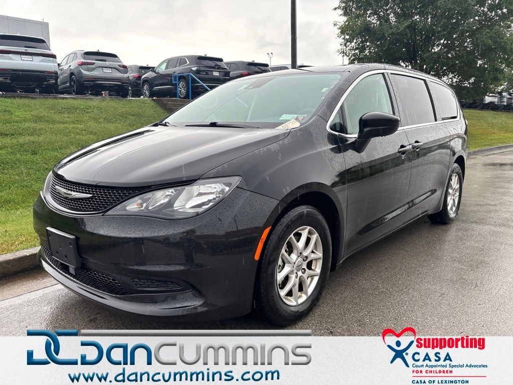 2023 CHRYSLER Voyager