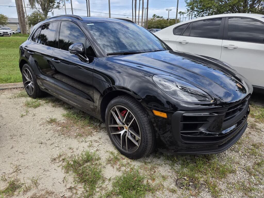 2025 PORSCHE Macan