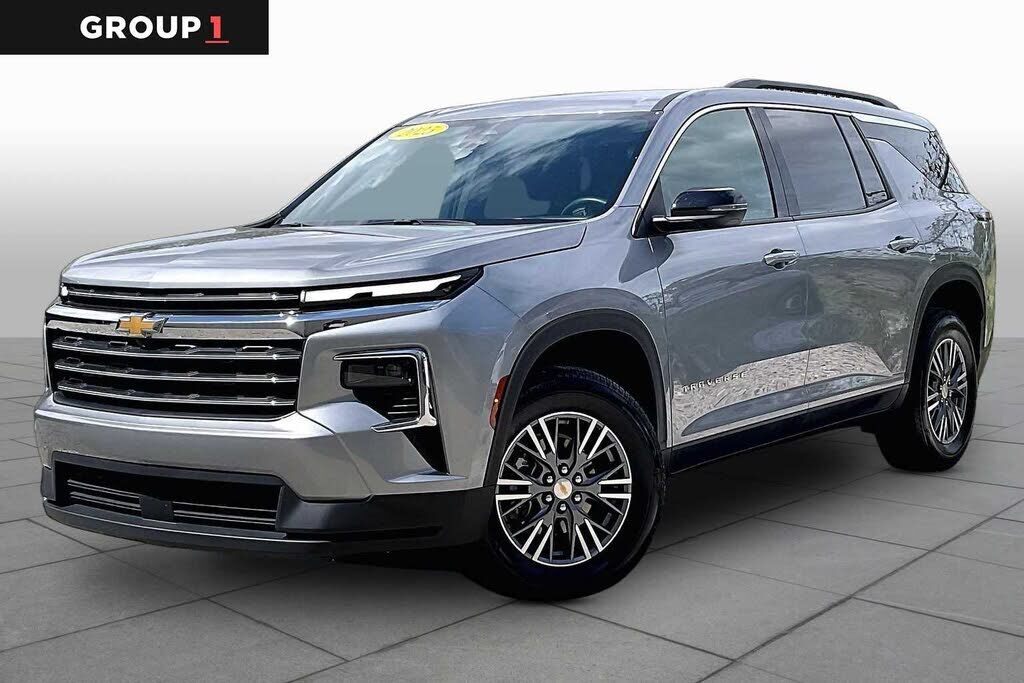 2025 CHEVROLET Traverse