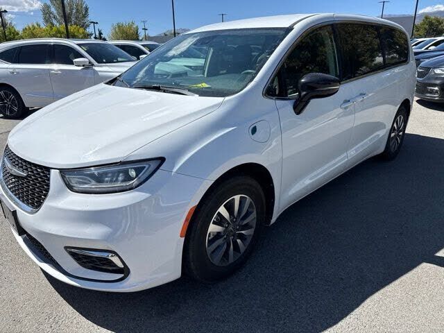 2024 CHRYSLER Pacifica