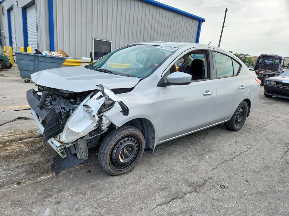 2019 NISSAN Versa