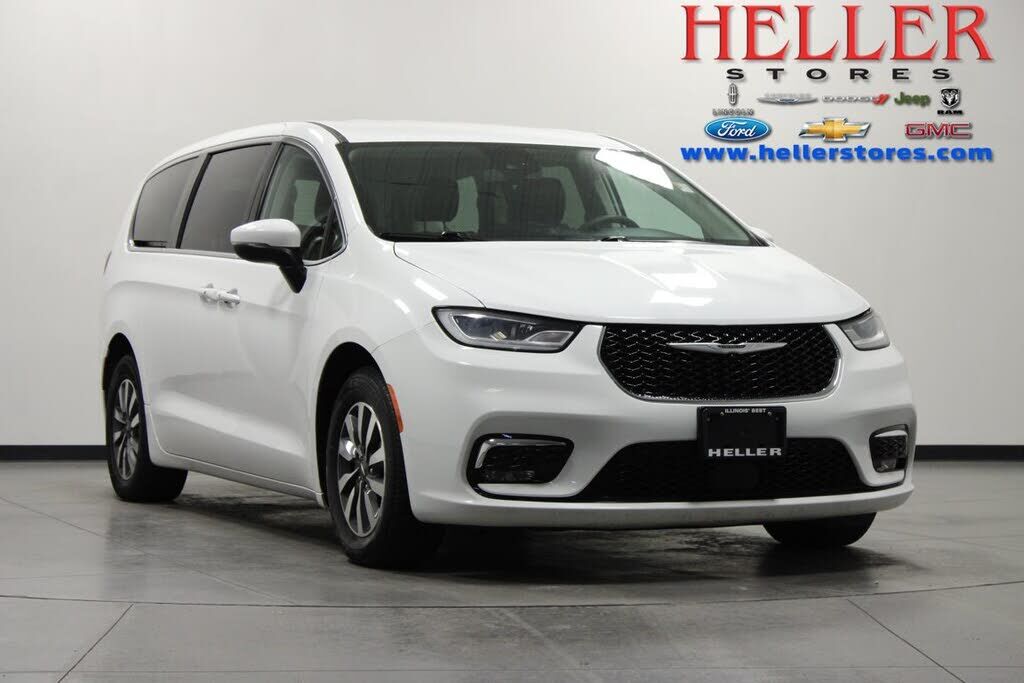 2023 CHRYSLER Pacifica
