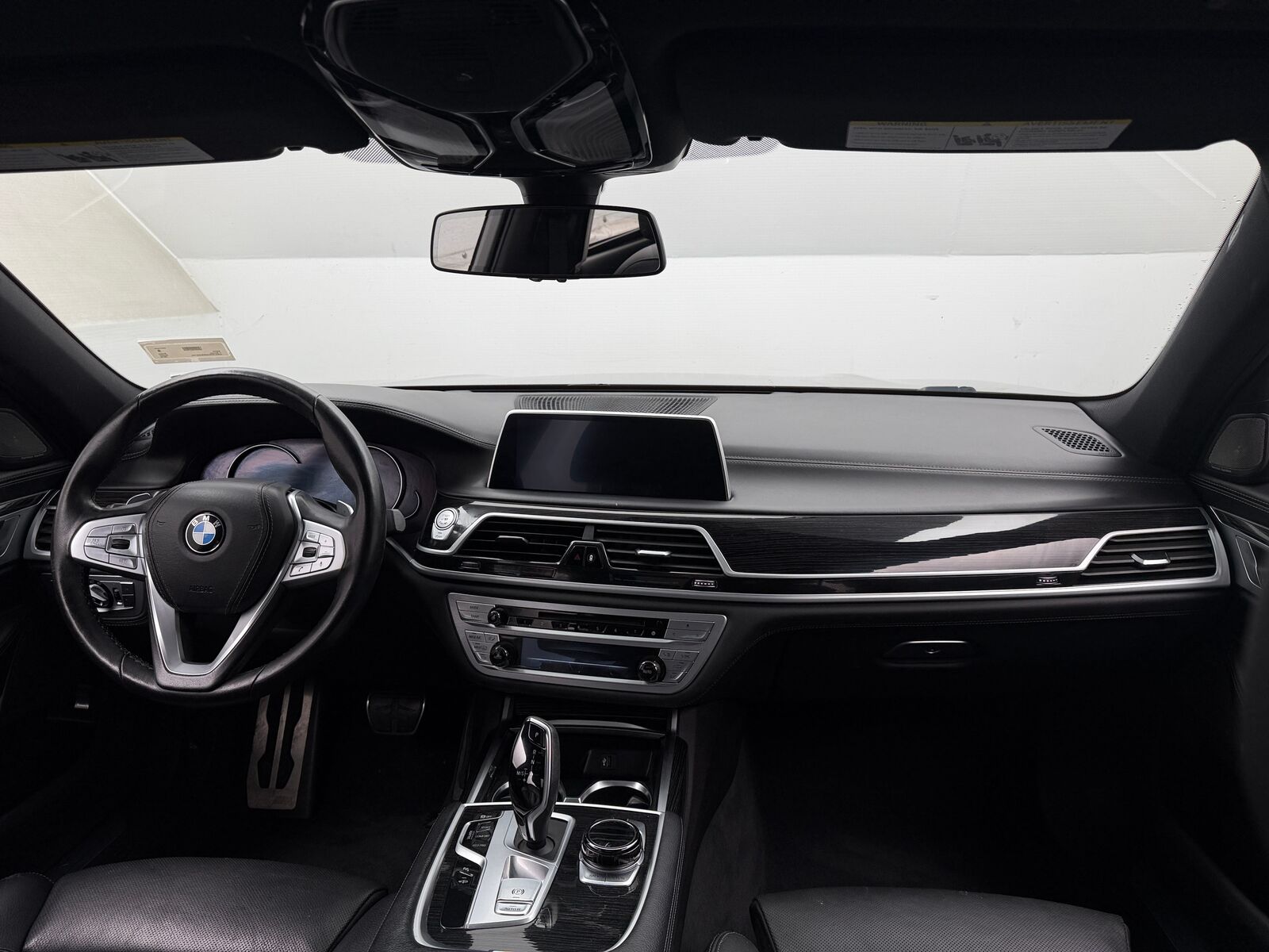 2019 BMW 740i