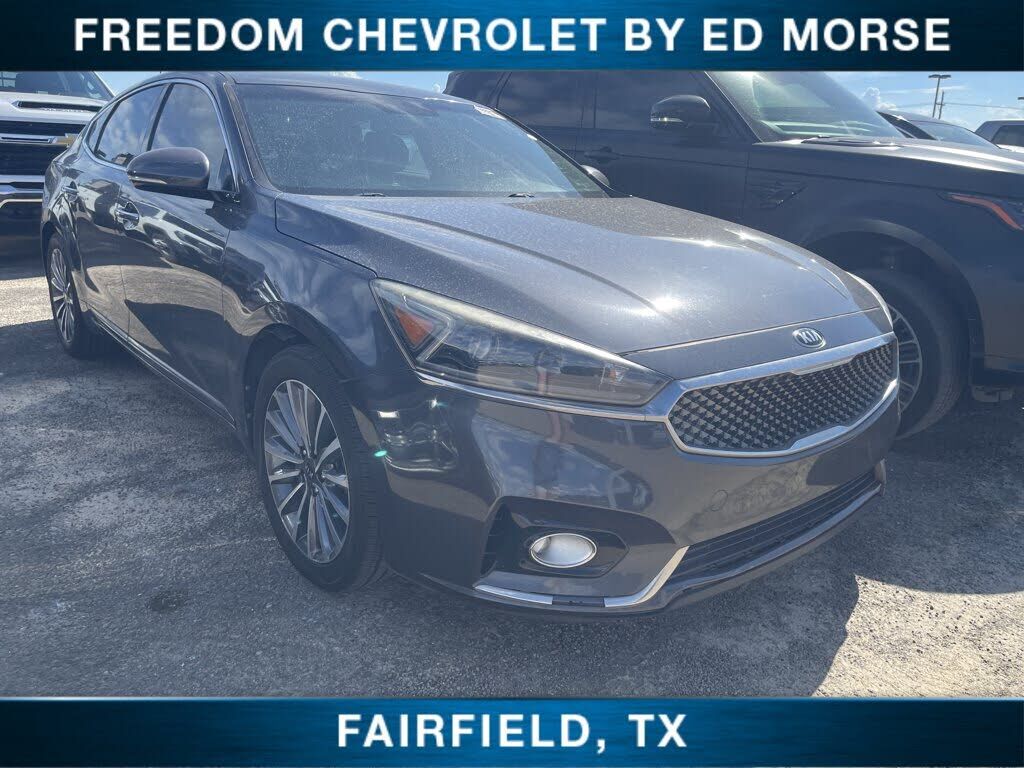 2017 KIA Cadenza