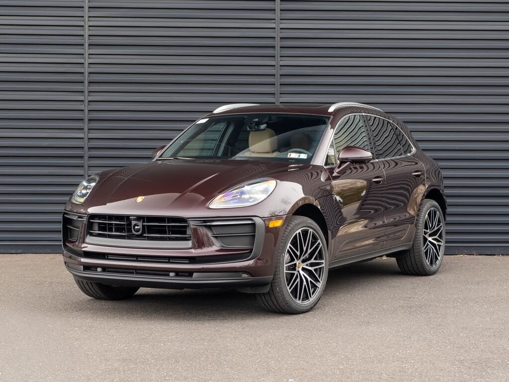 2026 PORSCHE Macan