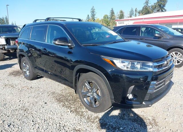 2017 TOYOTA Highlander