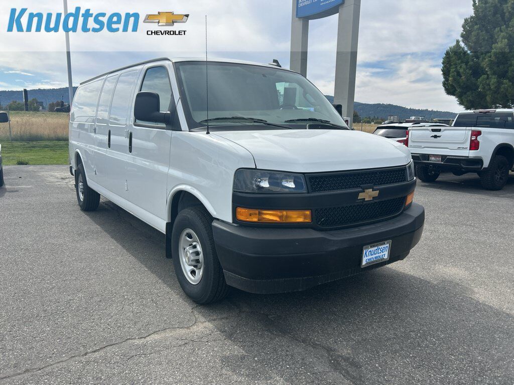 2025 CHEVROLET Express