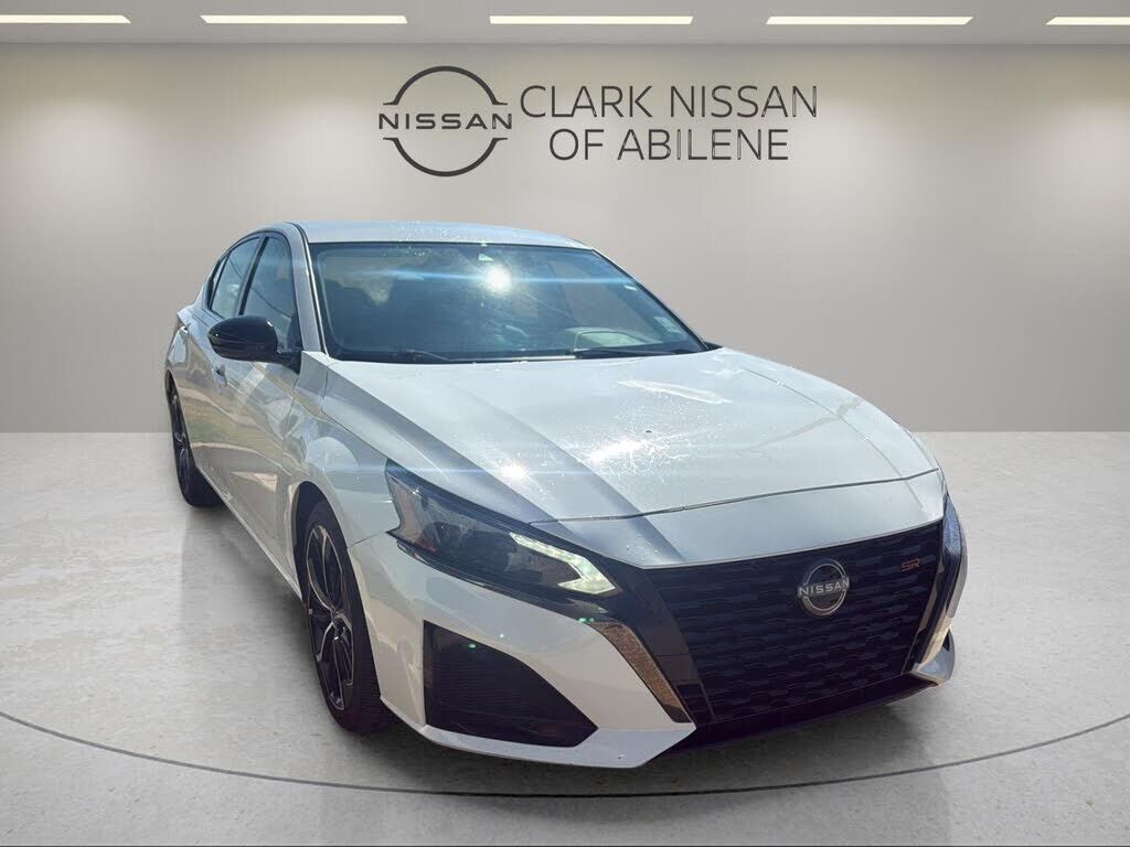 2024 NISSAN Altima