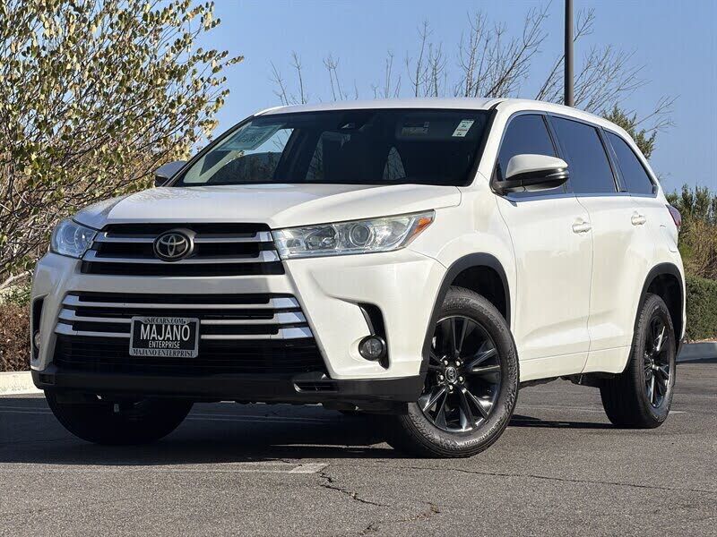 2018 TOYOTA Highlander