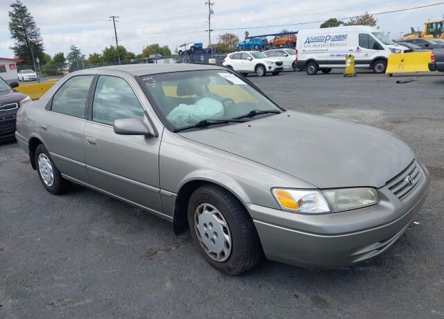 1998 TOYOTA Camry