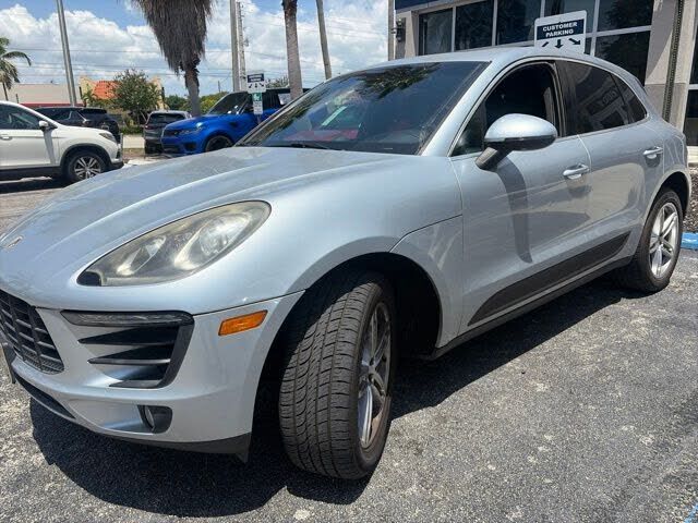 2015 PORSCHE Macan