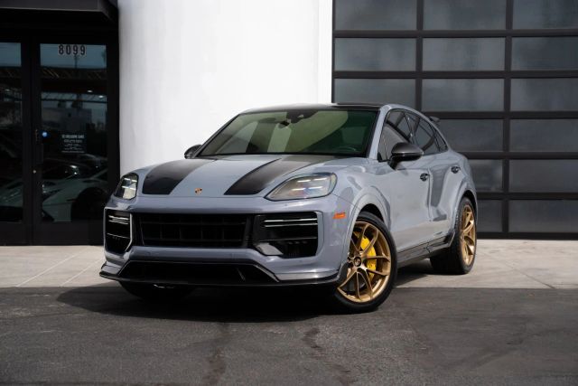 2024 PORSCHE Cayenne