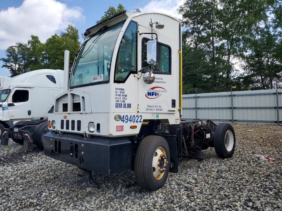 2019 AUTOCAR INDUSTRIES Terminal Tractor