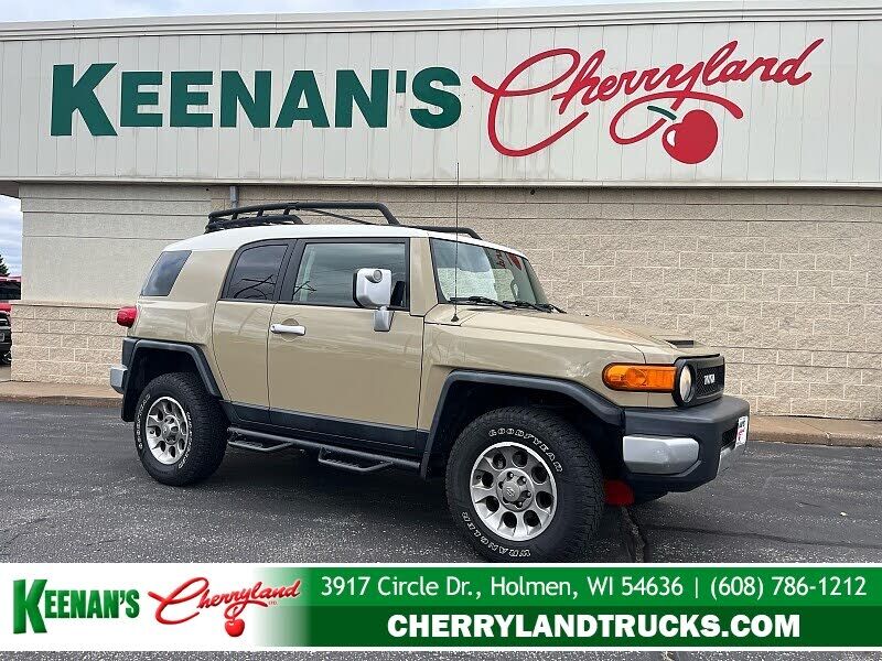 2011 TOYOTA FJ Cruiser
