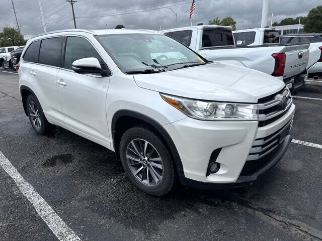 2017 TOYOTA Highlander