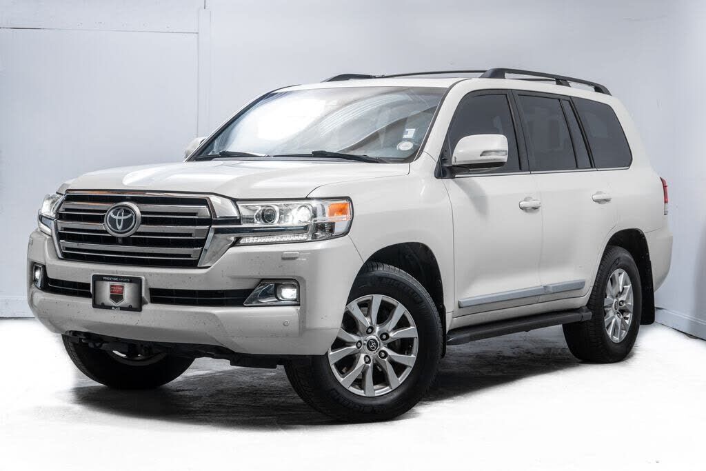 2018 TOYOTA Land Cruiser