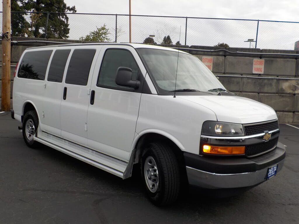 2017 CHEVROLET Express