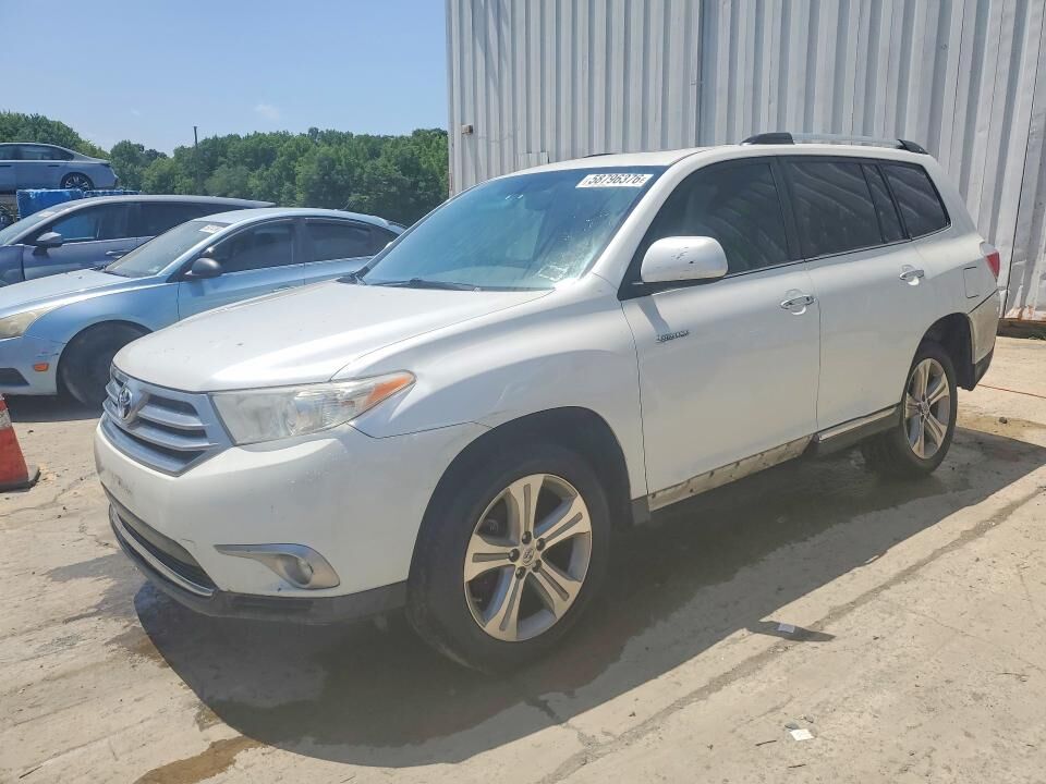 2013 TOYOTA Highlander