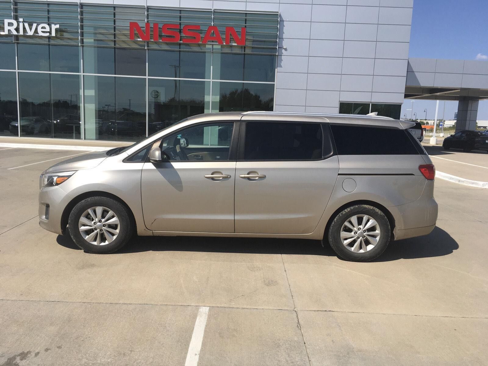 2016 KIA Sedona