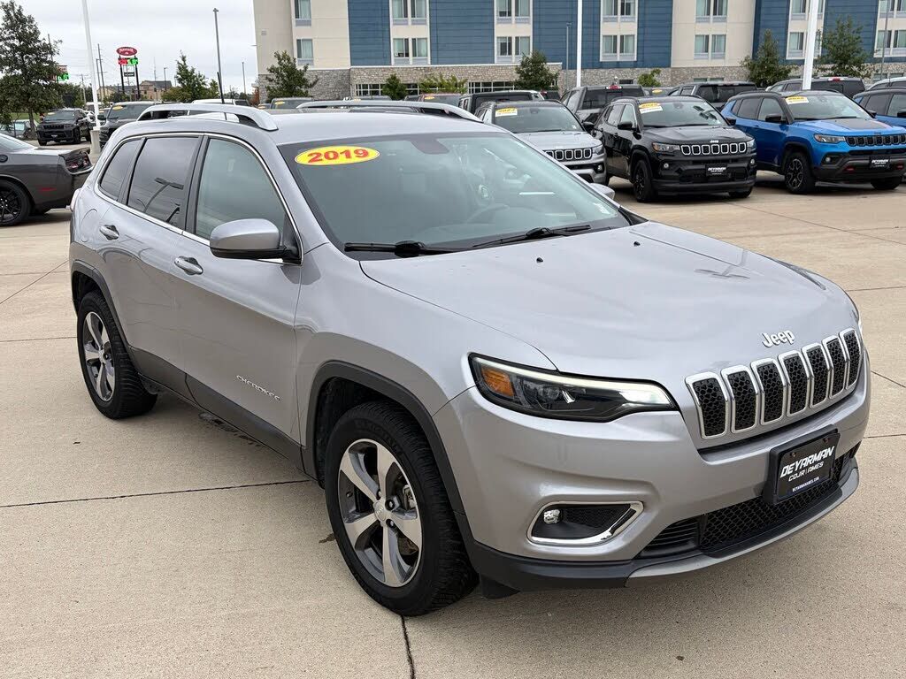 2019 JEEP Cherokee