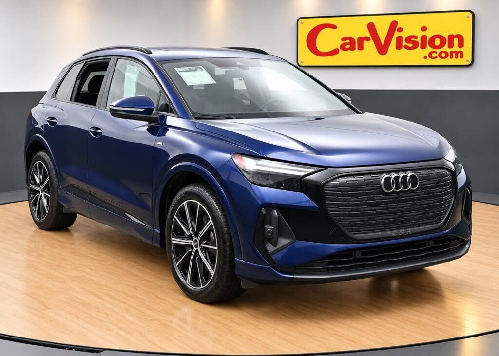 2022 AUDI Q4