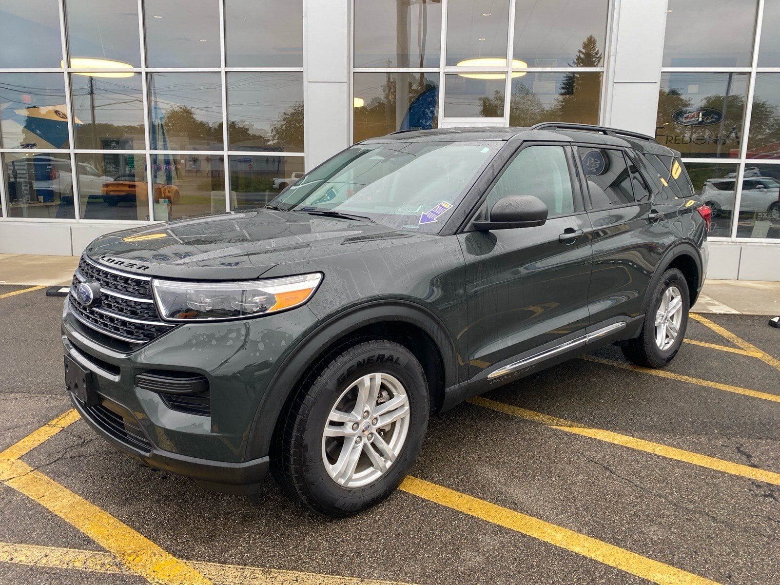 2021 FORD Explorer