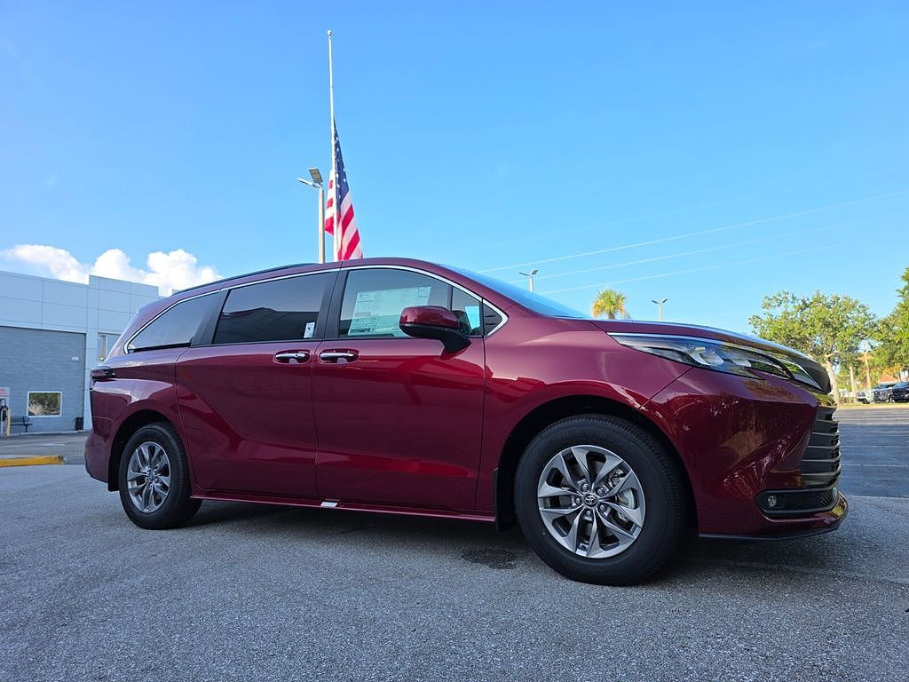 2026 TOYOTA Sienna