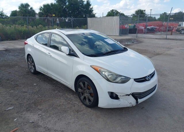 2011 HYUNDAI Elantra