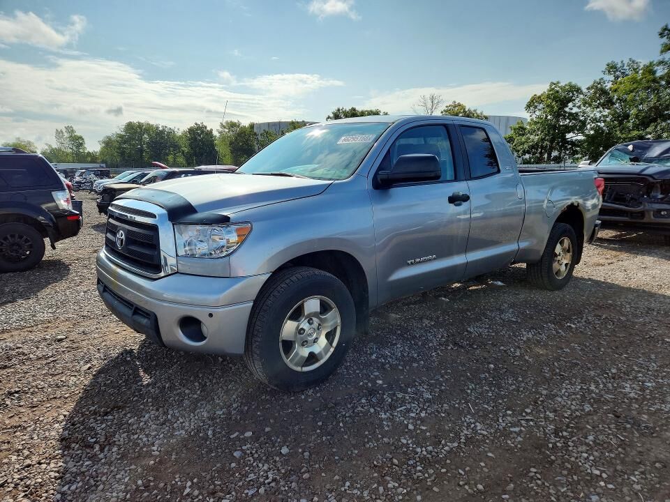 2011 TOYOTA Tundra