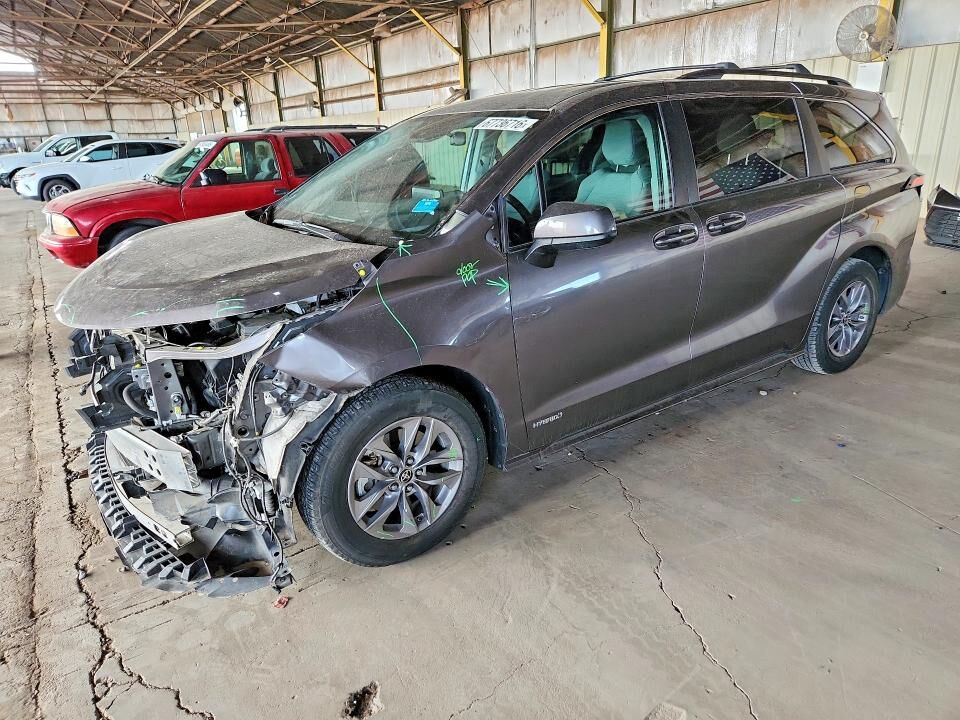 2021 TOYOTA Sienna