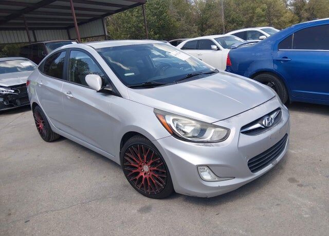 2013 HYUNDAI Accent